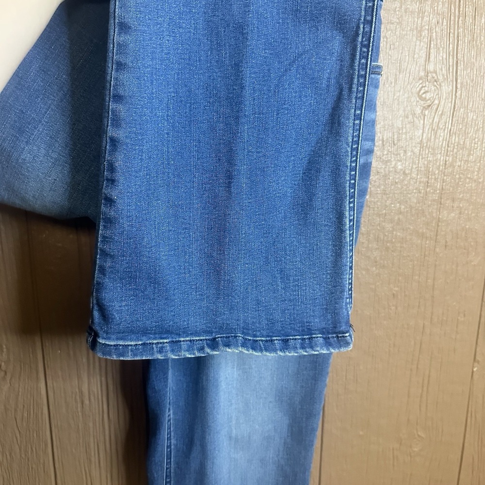 Democracy Women's Ab Solution Itty Bitty Flare Boot Cut  Jeans Sz 16 Medium Wash - Picture 3 of 6